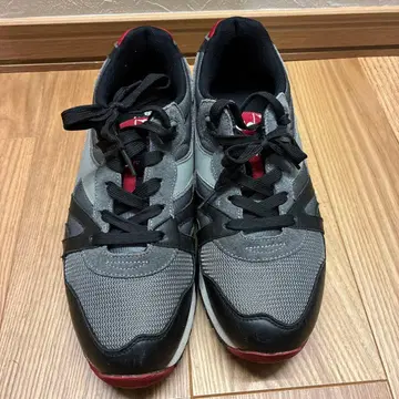 diadora 러닝화 그레이/블랙/레드