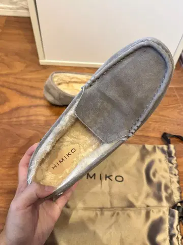 HIMIKO 그레이 모카신 수납 봉투 포함