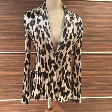 SPECCHIO PLEATS 스페치오 레오파드 무늬 플리츠 자켓 40