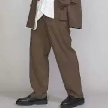 [ BEAUTY&YOUTH ] 카르제 턱 테이퍼드 팬츠