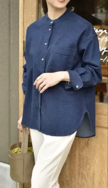 [미사용 새상품] OURHOME 아워홈 깔끔한 데님 블라우스