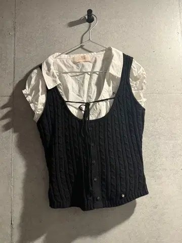 andmary 셔츠&니트 뷔스티에 세트