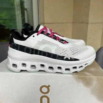 On 클라우드몬스터 스니커즈 러닝화