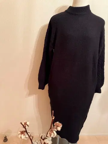 RIM.ARK 블랙 터틀넥 니트 원피스