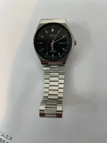 세이코 쿼츠 손목시계 블랙