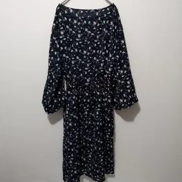 꽃무늬 벌룬 소매 원피스 블랙