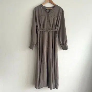 코히나 COHINA 스키퍼넥 바닥 플레어 드레이프감 원피스