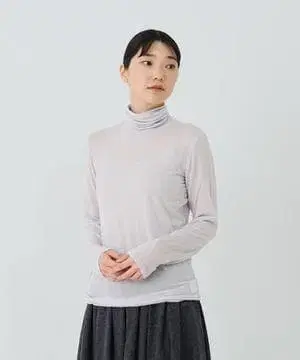 아두이트리스테스 캐시미어 실크 천축 터틀넥 셔츠