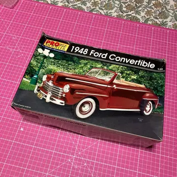 Pro Modeler 1948 Ford Convertible 1/25