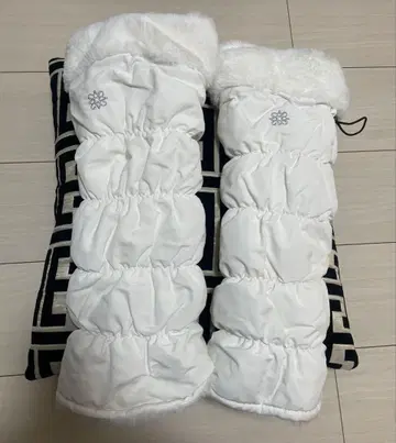 세인트 앤드류스 화이트 퍼 포함 여성 의류