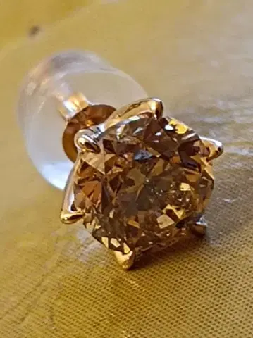 주얼 컬렉션 브라운 다이아 1.013ct 골드 스터드 귀걸이