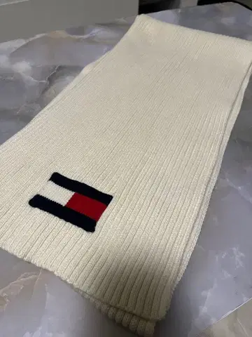 TOMMY HILFIGER 아이보리 머플러 OS/TU