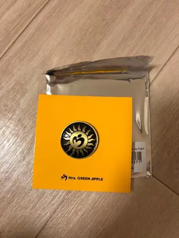 미세스 바벨탑 랜덤 가챠 로고 핀즈