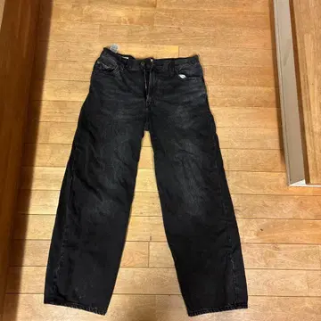 LEVI S 블랙 배기