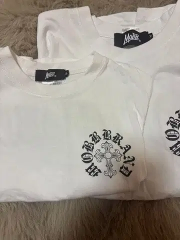 MOBB 브랜드 반팔 티셔츠 화이트