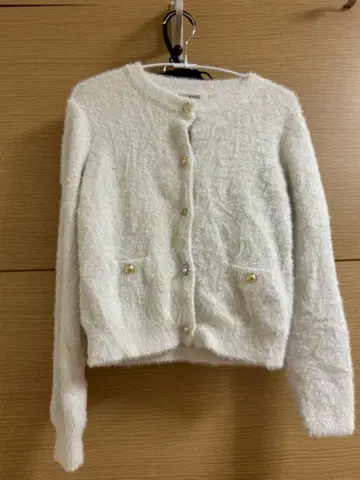 화이트 포근포근 가디건