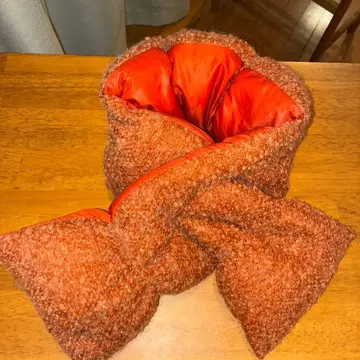 포근한 깃털 다운&페더 오렌지 보타이 스타일 머플러 울트라 웜