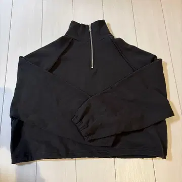 TODAYFUL 하프 지퍼 블랙 크롭 맨투맨