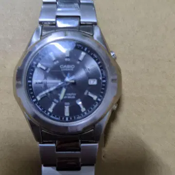 작동품. CASIO 아날로그 전파 솔라 손목시계 실버