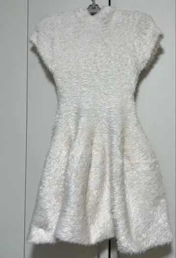 페더얀 플레어 니트 미니 원피스