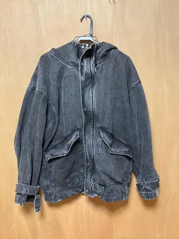 CLEL 다크 그레이 후드 부착 마운틴 후드티