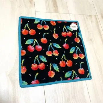 [새상품] FEILER 체리 도트 손수건 블랙 x 블루