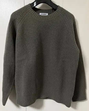 ATTACHMENT 브리티시 울 니트 크루넥 풀오버