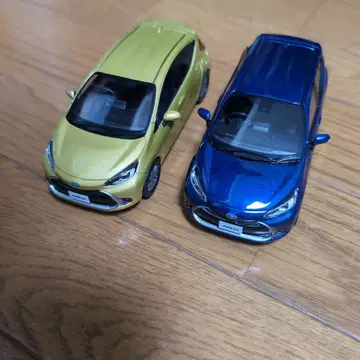 도요타 아쿠아 컬러 샘플 미니카 2대 세트