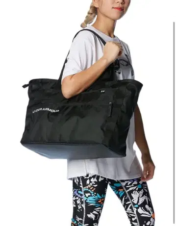 언더아머 헬스장 백