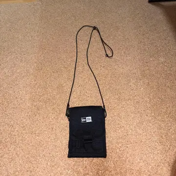 나일론 소재 블랙 숄더백 가격 인하 가능합니다