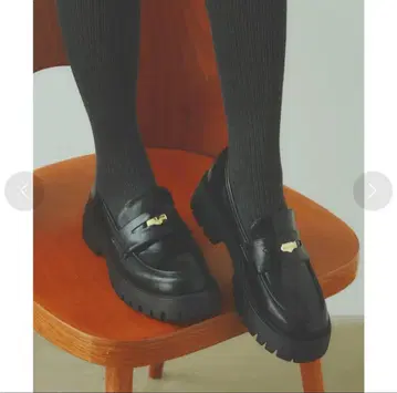 [ 24시간 이내 발송 ] 코인 로퍼 고베 레터스 통굽 로퍼 완판 아이템