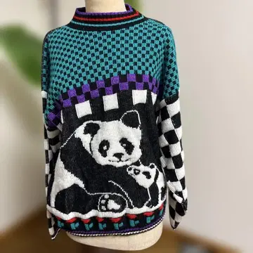 구제 의류 팬더 스웨터 화려한