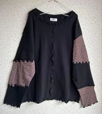 새상품 사만사 모스모스 패치워크 배색 메로우 티셔츠 블랙