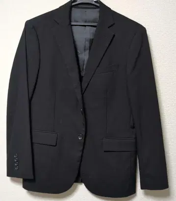 GU 블랙 비즈니스 정장