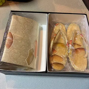 일본 정통 의상 소품 베이지 계열 무늬 박스형