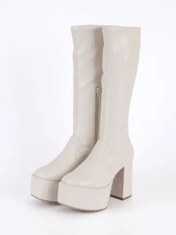 [ 새상품 ] evelyn 오리지널 통굽 부츠 화이트 L 양산형 스나계