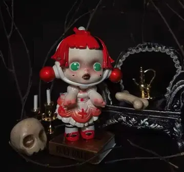 SKULLPANDA 화이트 메이드 피규어