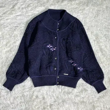 오스트리아제 니트 가디건 벚꽃 자수 은색 버튼 네이비