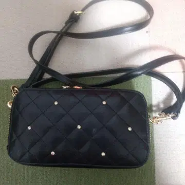 UNTITLED 파우치 백 블랙 화려한