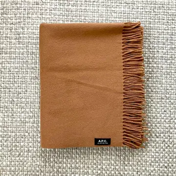 A.P.C. 울 스톨 카멜