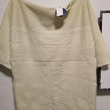 아이보리 케이블 짜임 오버 사이즈 니트