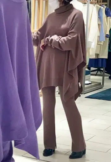 Cashmere Poncho Top & Rib knit Pants