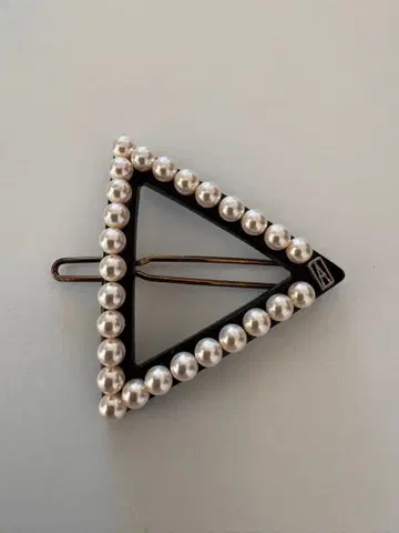 [ 미사용품 ] ALEXANDRE DE PARIS 펄 삼각형 헤어 클립