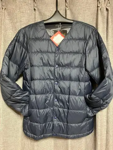 미사용 새상품 CLOSSHI 다운 가디건 다크 네이비 M 사이즈