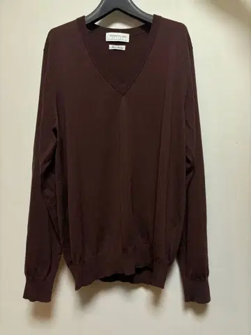 TOMORROWLAND V넥 니트