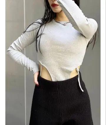 백 스트랩 리브 상의