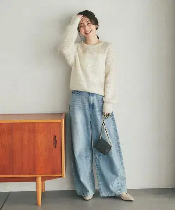 러브티크 본봉 키드 모헤어 라메 크루 니트 골드