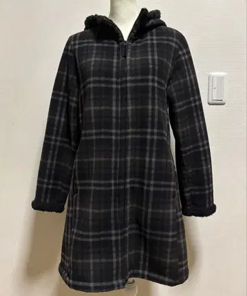 [ 유니클로 ] 새상품급 플리스 후드 부착 롱 코트 체크 무늬 XL