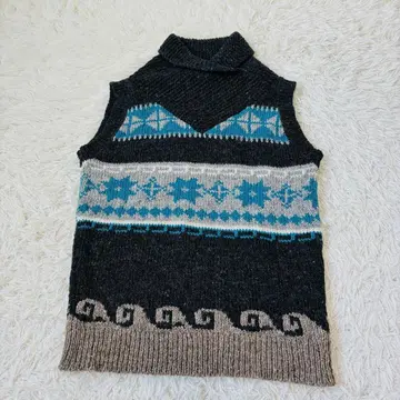 TANG 타앙 노르딕 패턴 베스트 니트