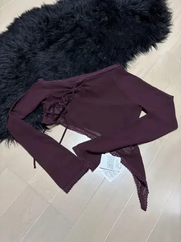 the red thread S lace up curve tops